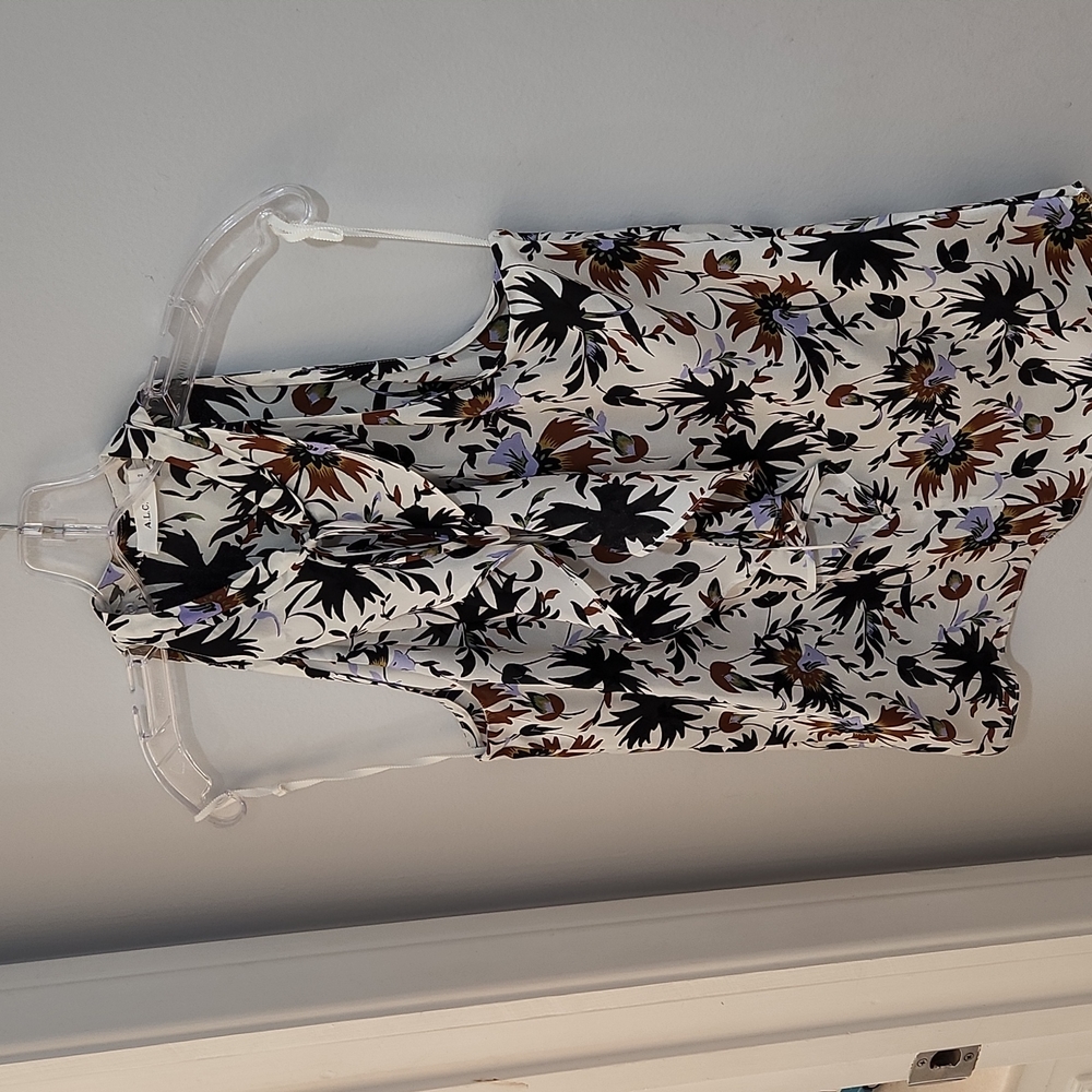 ALC sleeveless blouse NEW size 2